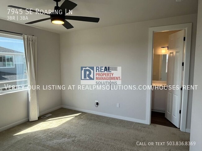 Building Photo - 7945 SE Roaring Ln
