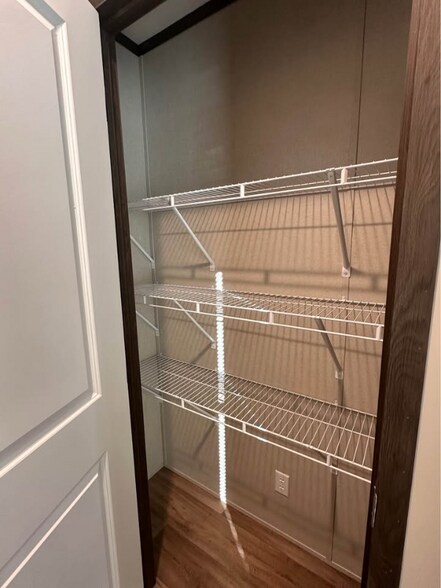 Building Photo - 3200 S Highland Park Dr