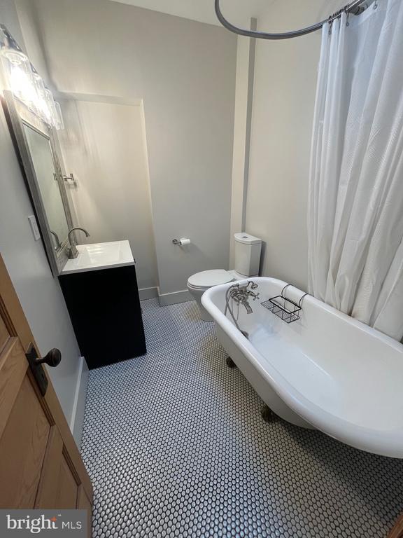 Building Photo - 1268 Neal St NE