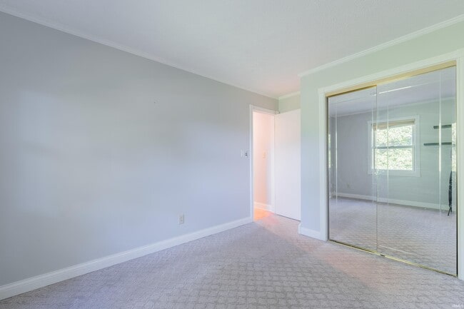 Building Photo - 657 E Heather Dr