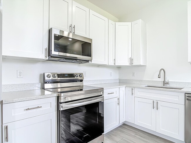 Building Photo - 260 West Dr