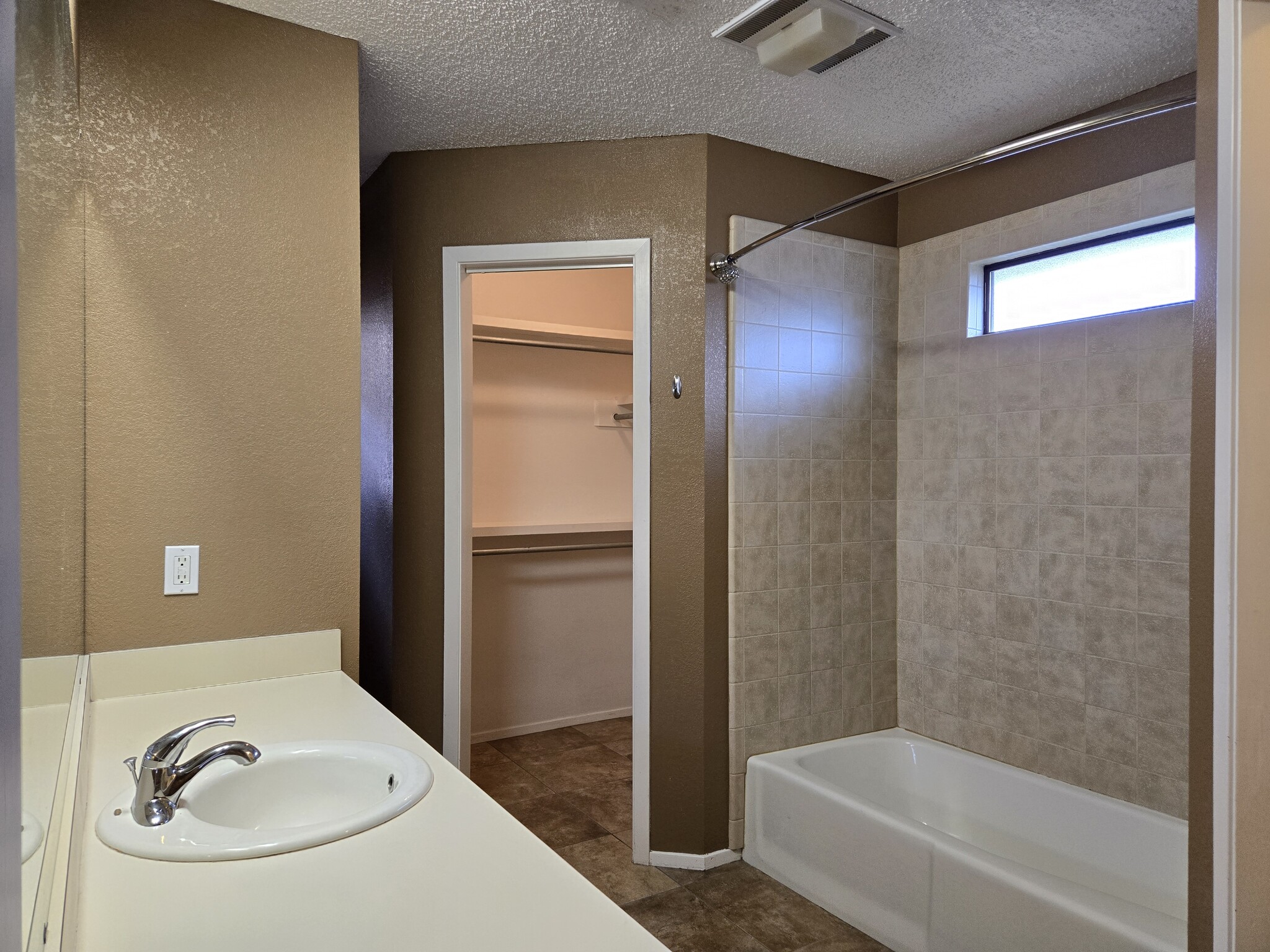 Master Bathroom - 1629 Wyoming Ave
