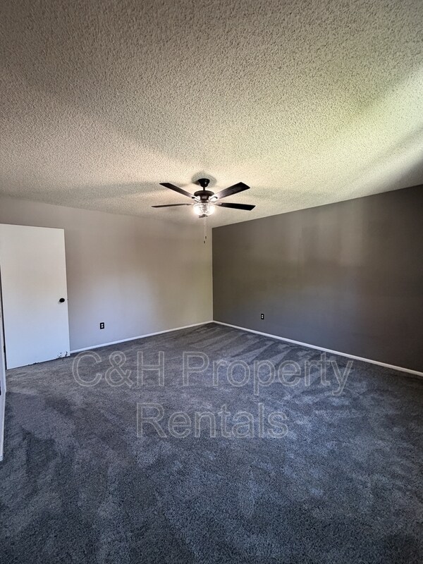 Building Photo - 1133 Minuteman St