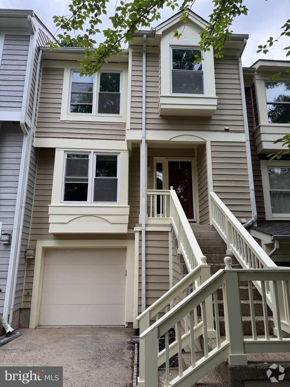 Building Photo - 1631 Oak Spring Way