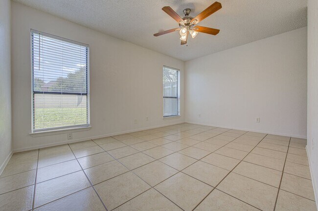 Building Photo - 1200 Westcott Dr