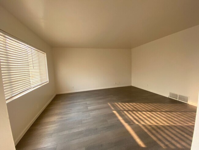 Building Photo - 22593 Rd 130