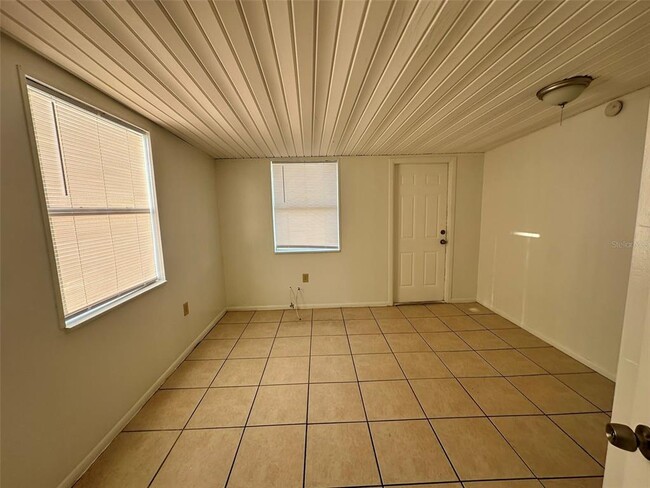 Building Photo - 6025 Deming Ave