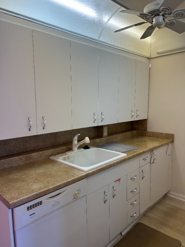 Building Photo - 4087 Cornwall E