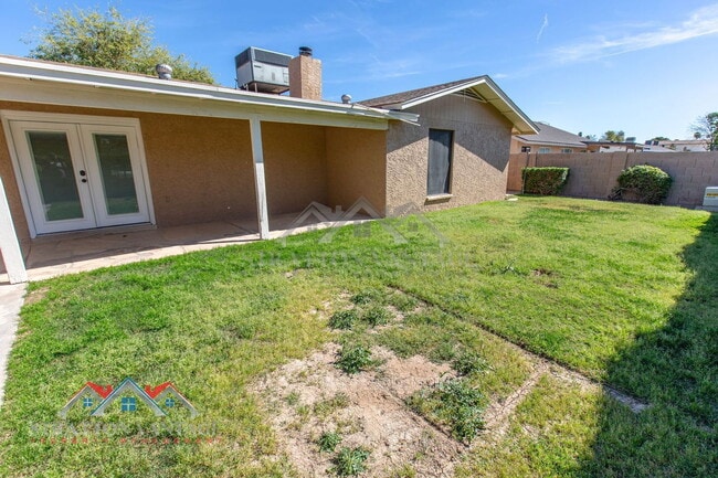 Building Photo - 1928 N Kachina