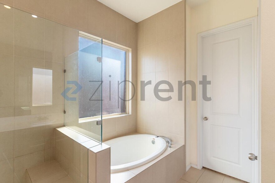 Building Photo - 101 Arctic Cir