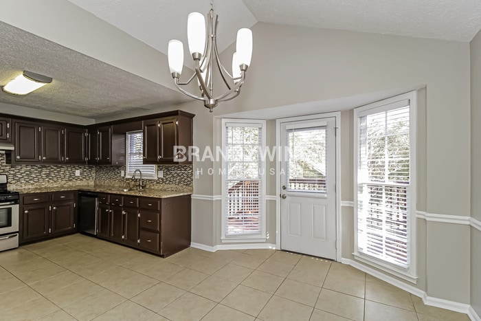 Building Photo - 106 Whitney Ln