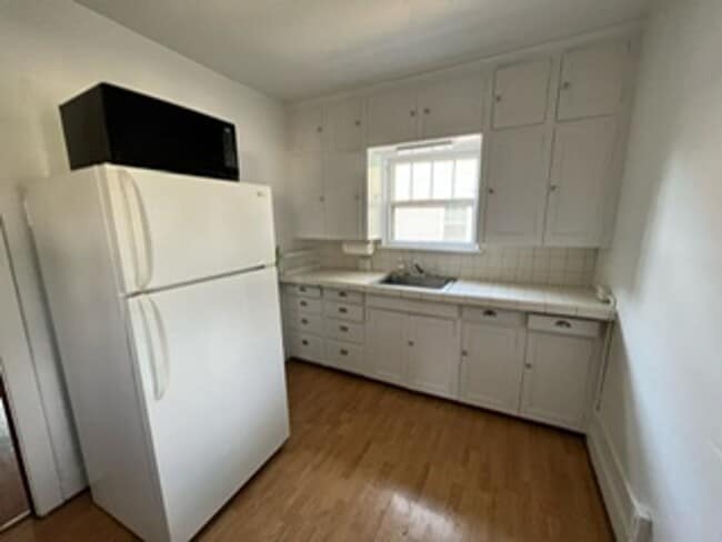 Building Photo - 117 S Jackson St