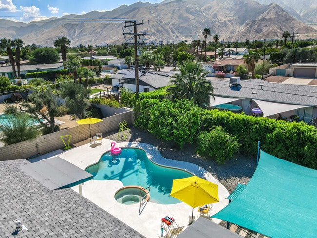 Building Photo - 2627 N Cerritos Rd