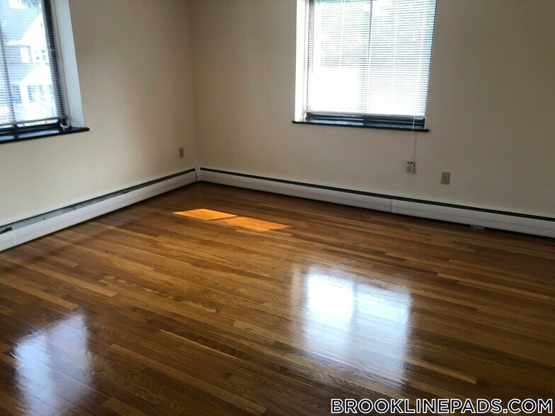 Building Photo - 222 Babcock St