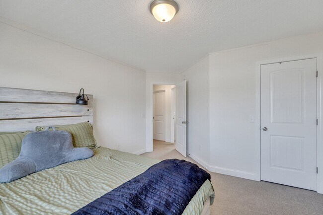 Building Photo - COMING JUNE 2026! (Pet Friendly)