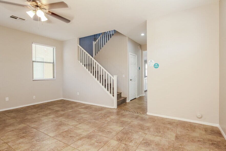 Building Photo - 9316 W Cordes Rd