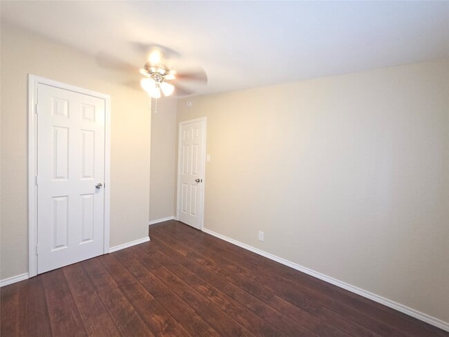 Building Photo - 9 Ridgeway Dr