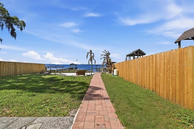 Building Photo - 6254 Alligator Lake Shore E