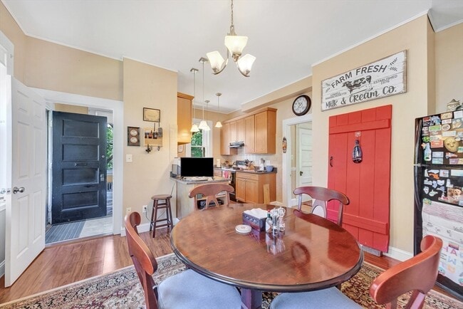 Building Photo - 56 Warren Ave