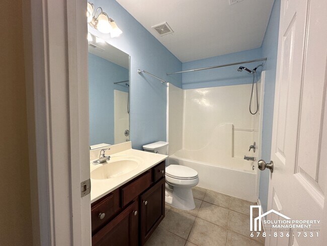 Building Photo - 34 N Oaks Cir