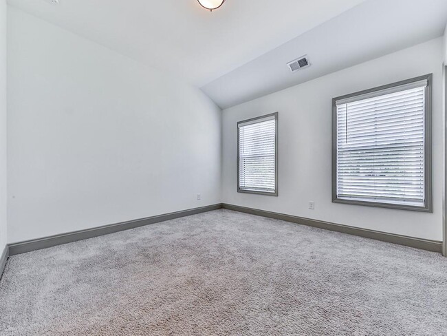 Building Photo - 419 Stovall Pl