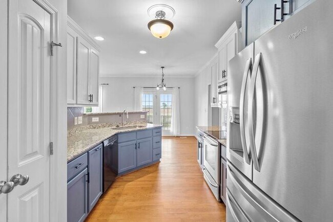 Building Photo - 720 Camwheel Dr