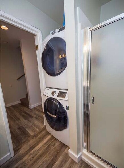 Building Photo - 2121 Xenia St