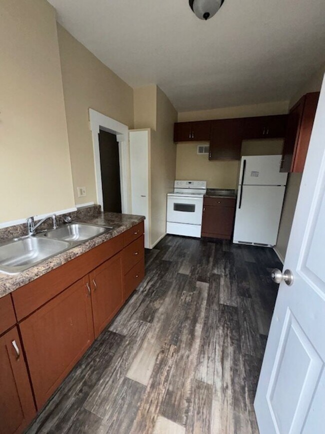 Building Photo - 3 Bedroom single family home coming soon!