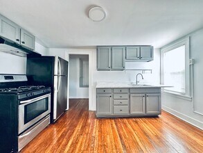 Building Photo - 175 Bradley St