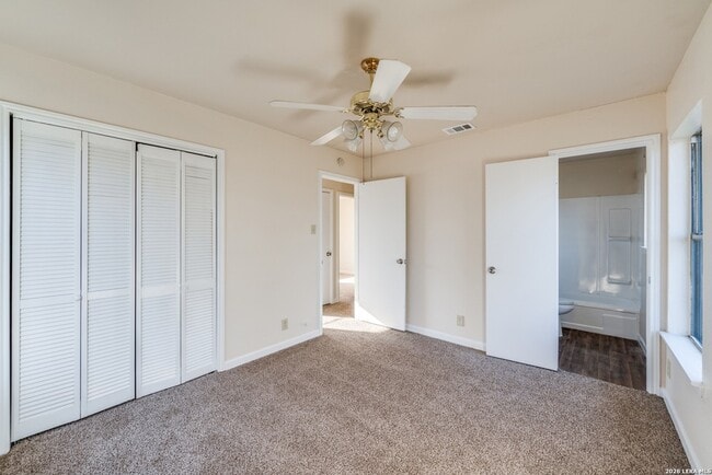 Building Photo - 827 Horseshoe Trail