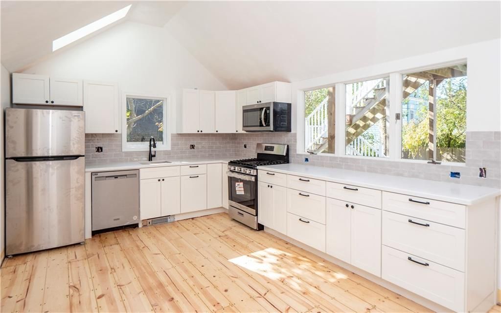 Building Photo - 8 Pleasant St