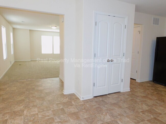 Building Photo - 415 Hidden Brook Ln