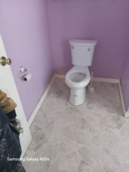 Building Photo - 2435 Woodford St