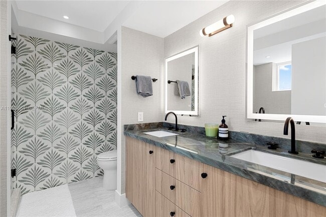 Building Photo - 1800 Sunset Harbour Dr