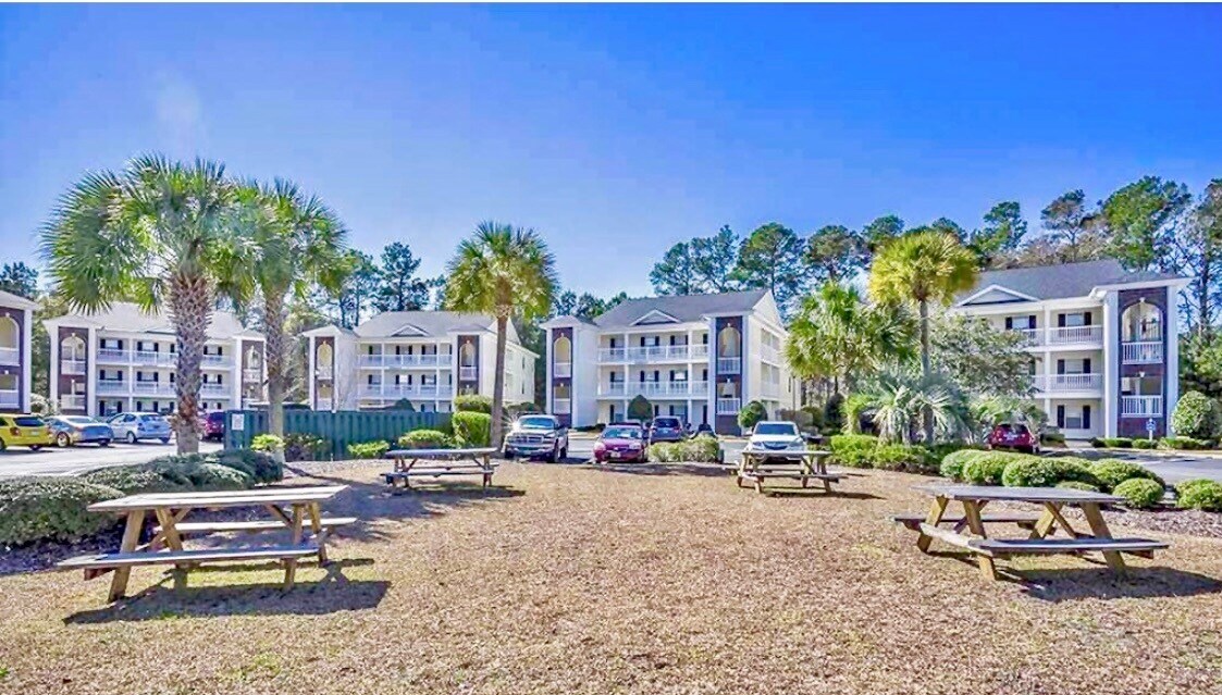 Building Photo - 1298 River Oaks Dr