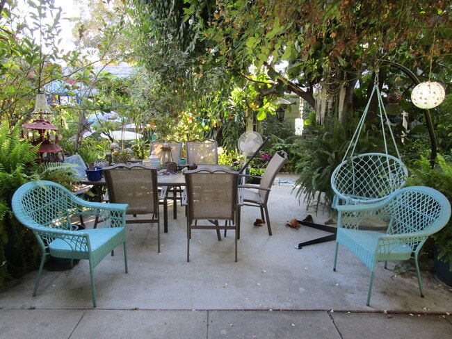 Building Photo - 2024 Argyle Ave