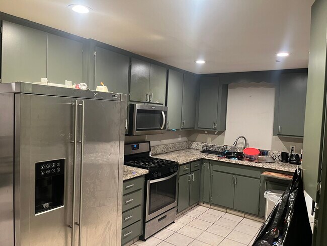 Building Photo - 6871 Beth Cir