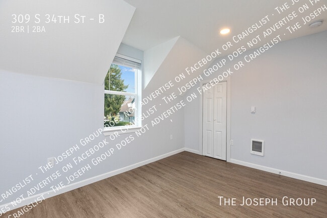 Building Photo - 309 S 34th St