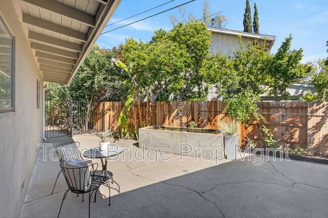 Building Photo - 3937 Orangewood Dr