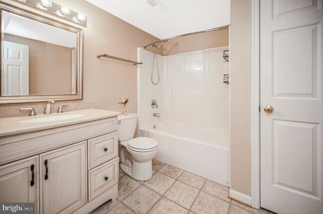 Building Photo - 15385 Windsong Ln