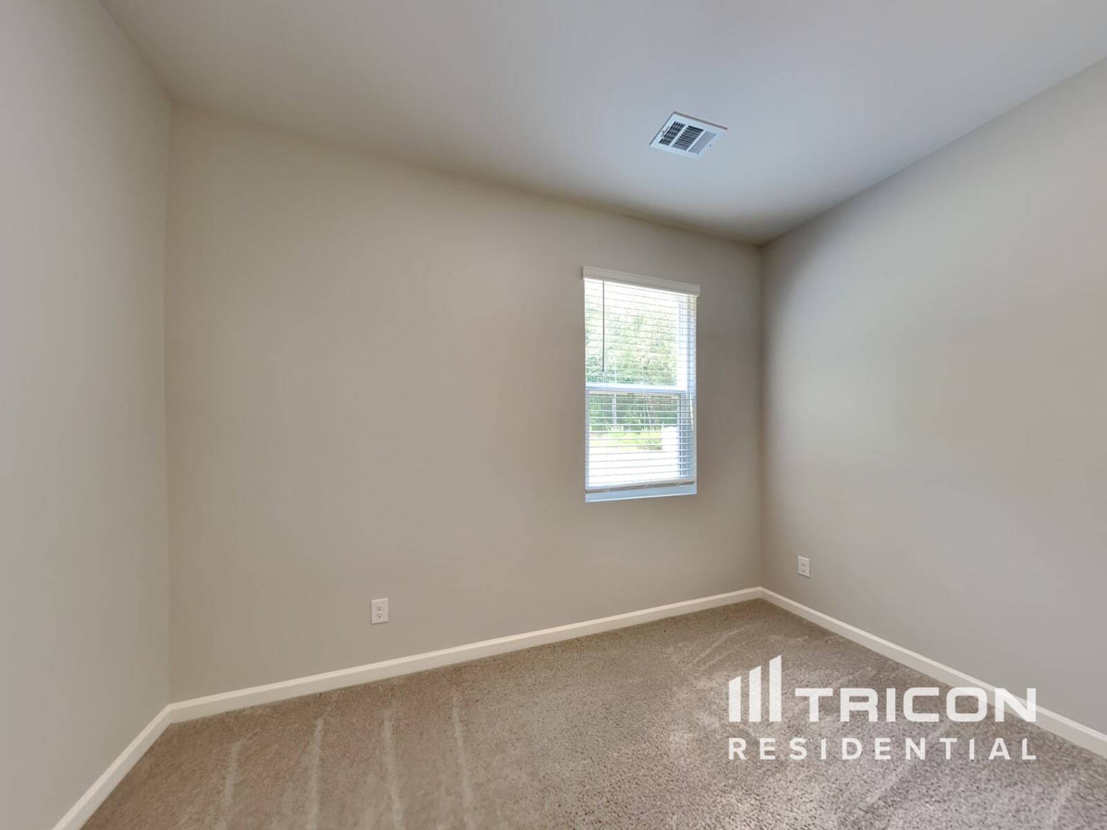 Building Photo - 4827 Golden Finch Ln