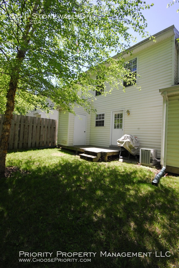 Building Photo - Stonewall Heights Townhome