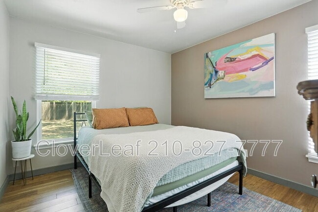 Building Photo - 131 Middlebury Dr