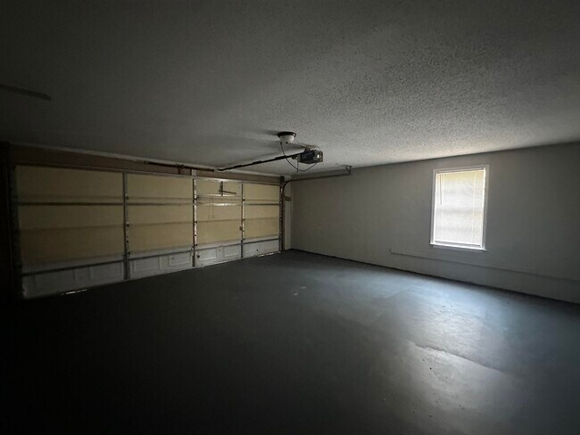 Building Photo - 2714 Gerald Ford Dr W