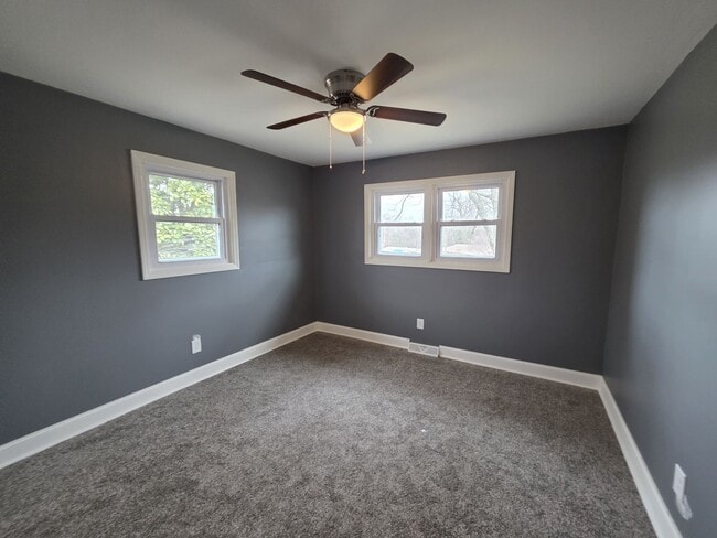 Building Photo - Renovated 3-Bed/2-Bath Home with Carport & Fenced Yard – Near Fort Campbell!