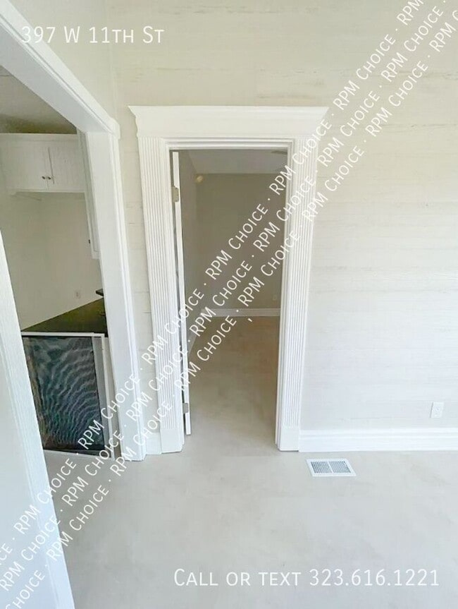 Building Photo - 397 W 11th St