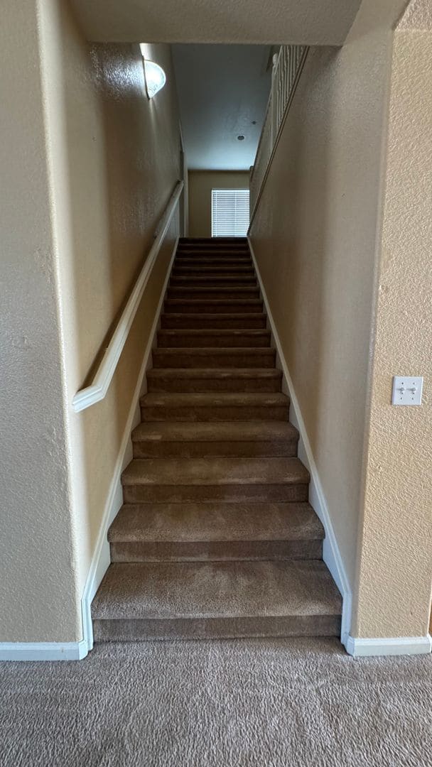 Building Photo - AVAILABLE! OPEN HOUSE Friday 2/26/26 at 5:30-6:30 pm