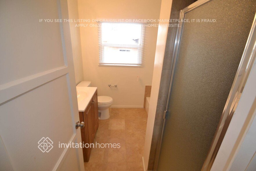 Building Photo - 15007 Florwood Ave