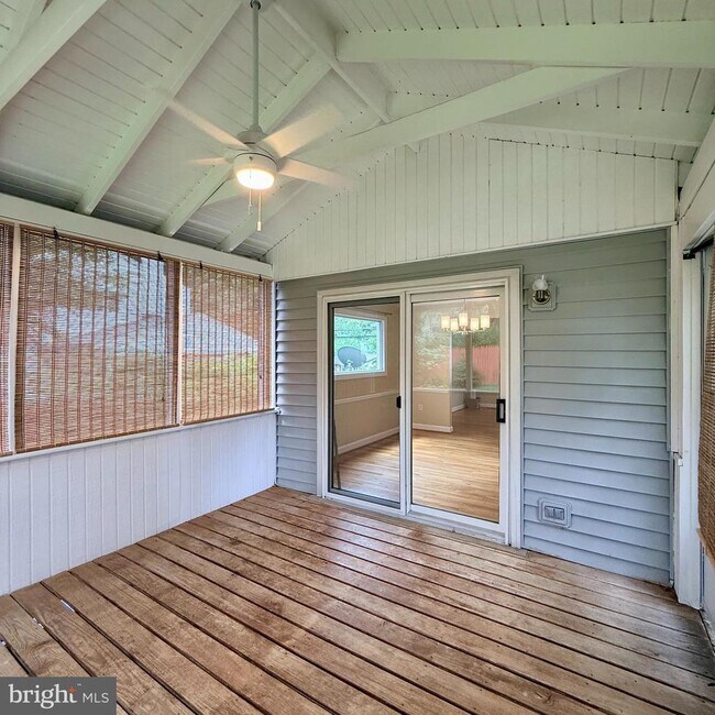 Building Photo - 14605 Nadine Dr