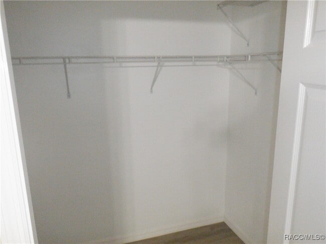 Building Photo - 621 Eden Dr